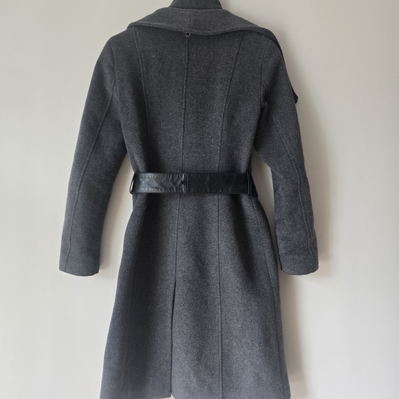 Elegant Gray Mackage Wool Coat With Detachtable Collar and Leather Belt - Picture 3 of 7